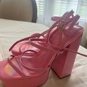 - Nwt iridescent ALDO pink platform chunky heels